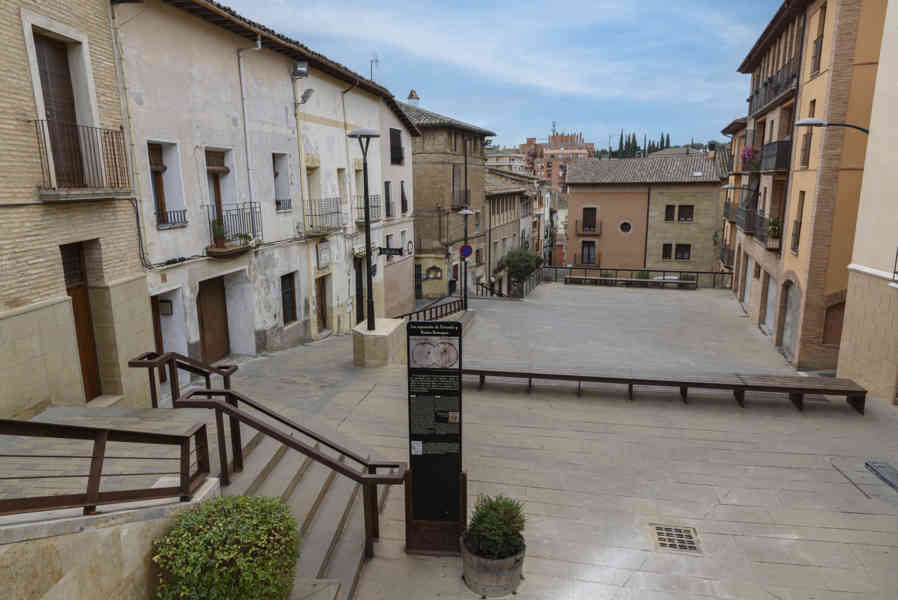 Huesca - Barbastro 33 - plaza de la Candelera.jpg